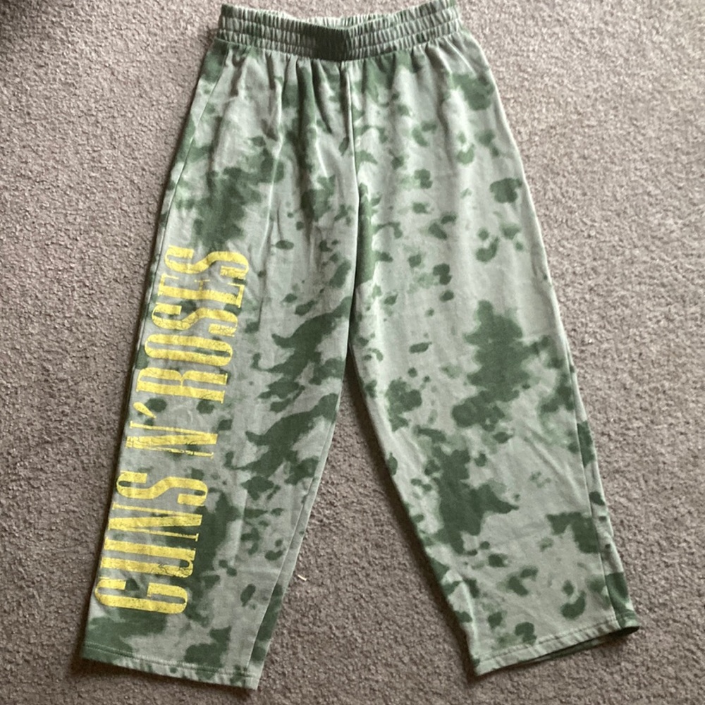 Women’s size small Guns N’ Roses green tie-dye sweatpants
